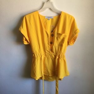 SWEET RAIN Adjusting Button-Up Gold Bright Yellow Blouse